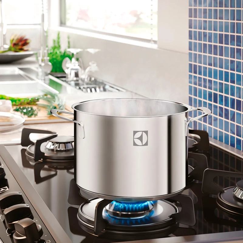 JUEGO OLLAS ELECTROLUX ACERO INOXIDABLE ACERO SARTÉN: 1.2L OLLA: 1.5L CACEROLA: 2L CACEROLA: 3L CACEROLA: 4L 9 - 10