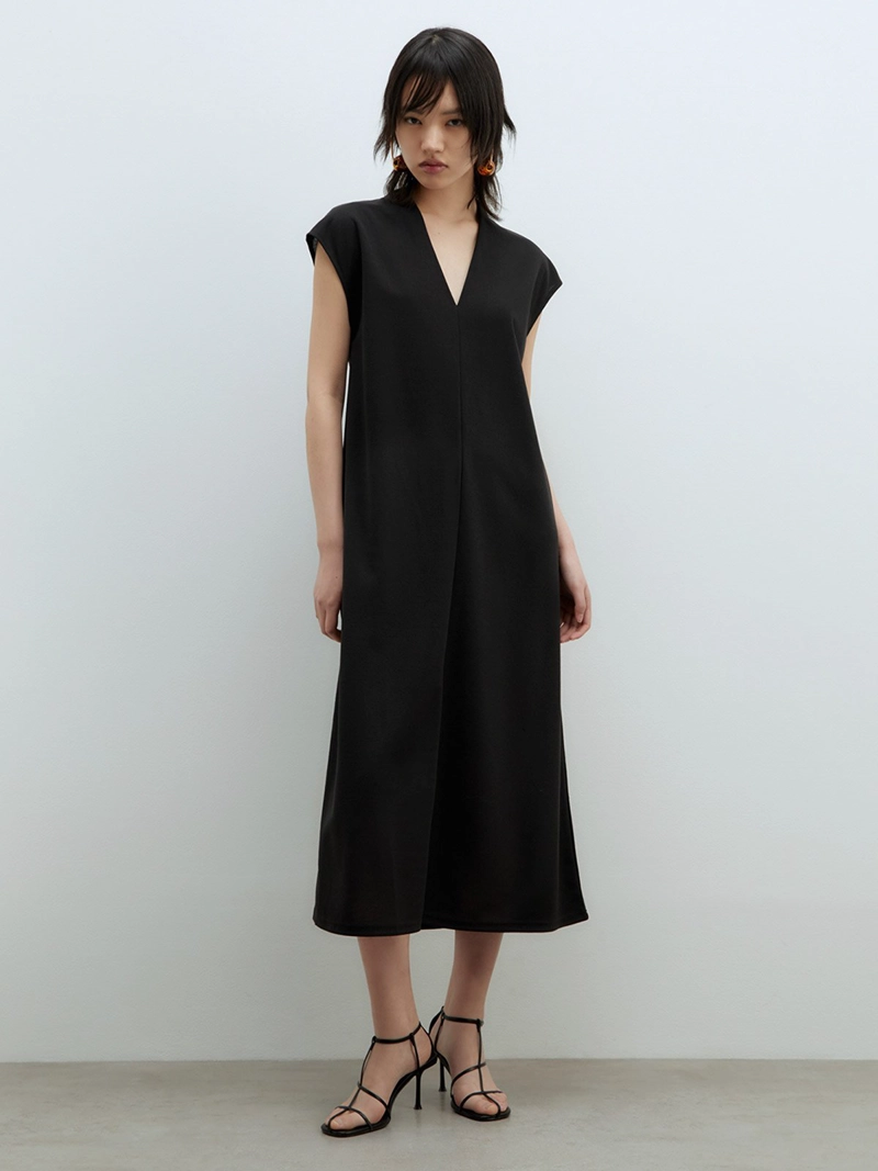 VESTIDO LARGO MUJER SFERA NEGRO CON ESCOTE V Y DISEÑO ELEGANTE
