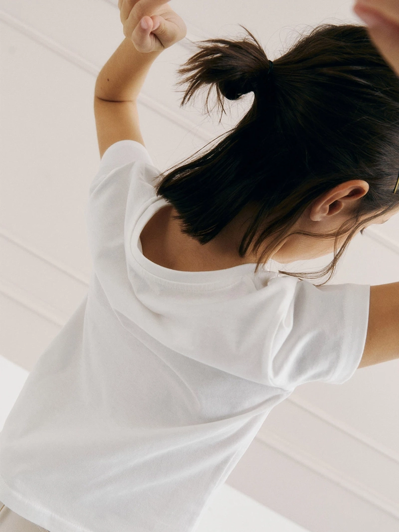 POLERA MANGA CORTA ALGODÓN NIÑA SFERA BLANCO POSICIONAL - 4