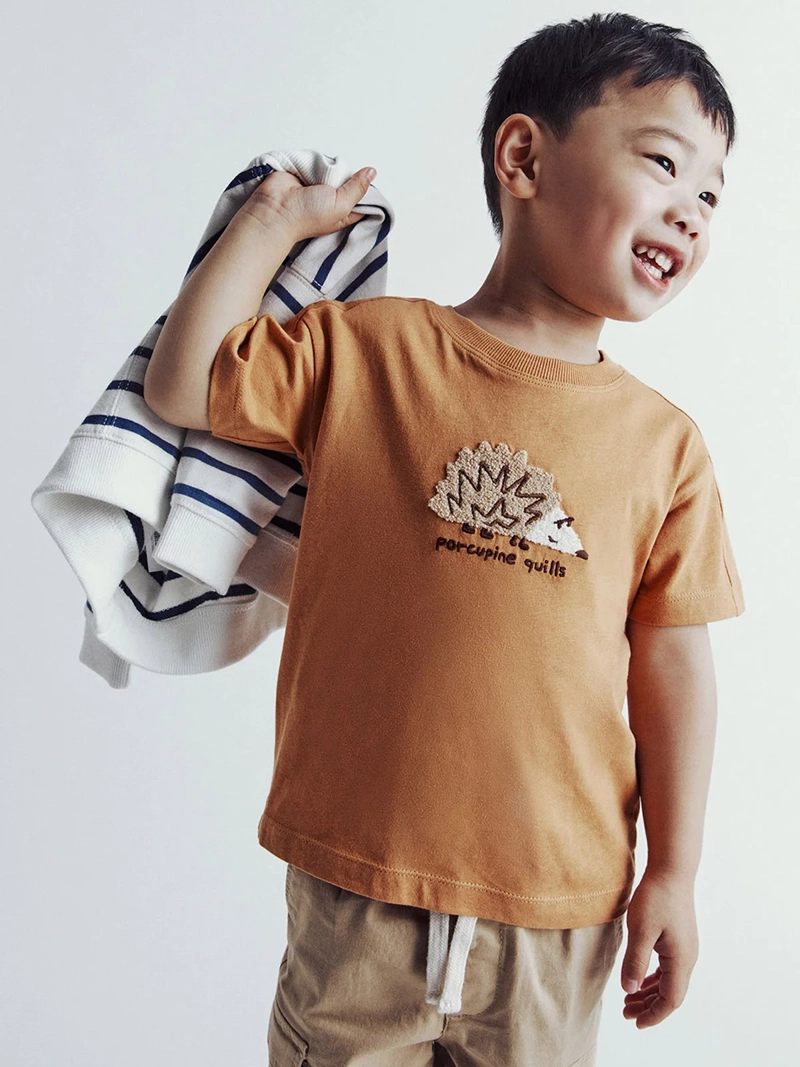 POLERA MANGA CORTA ALGODÓN NIÑO SFERA COBRE ESTAMPADA ERIZO - 4