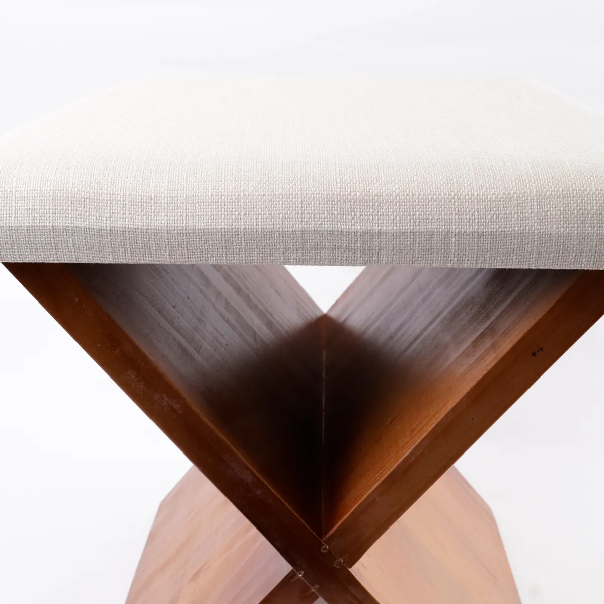 PUFF MAISON LINETT CRUZ MADERA - 8