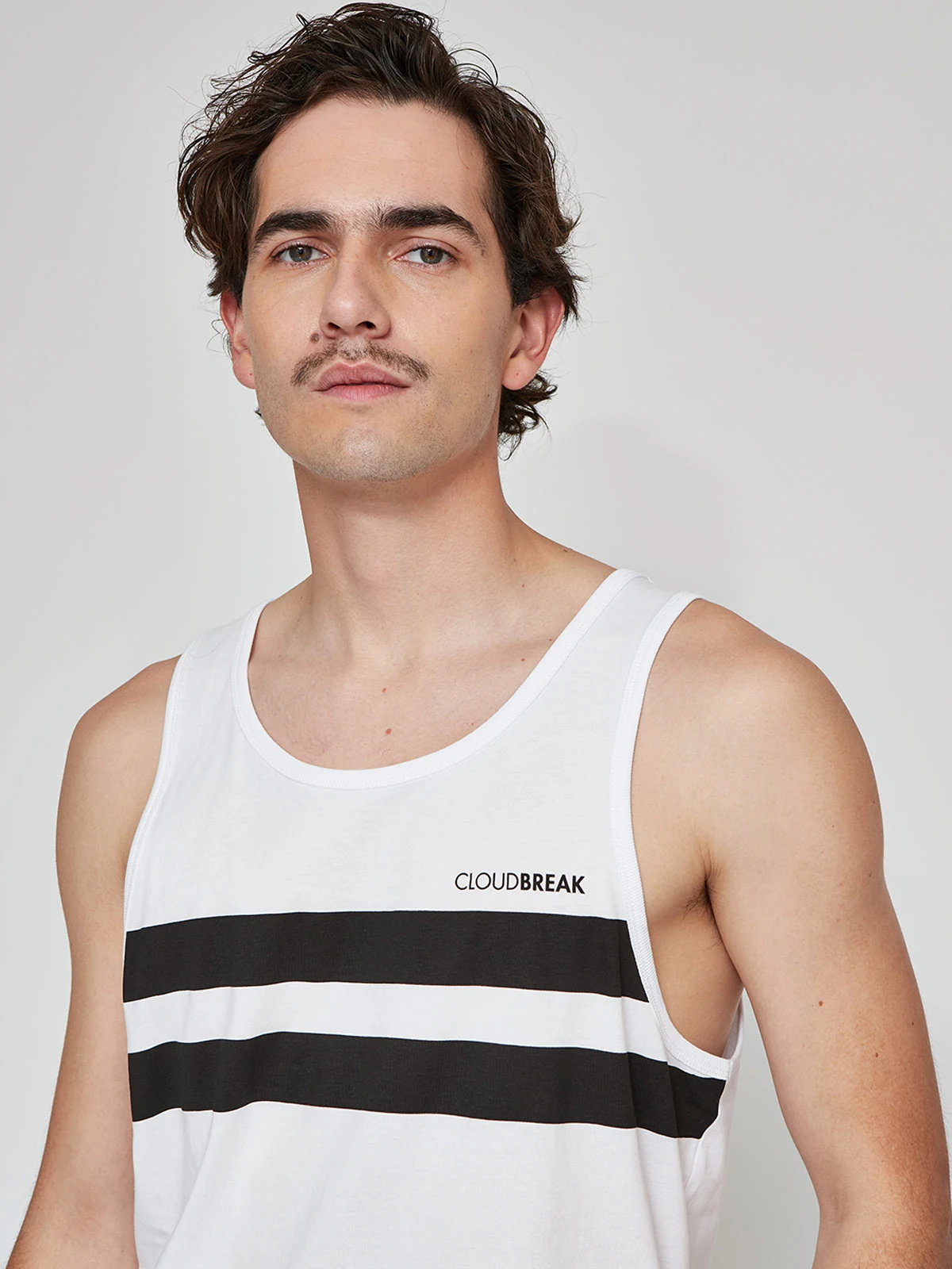 POLERA HOMBRE CLOUDBREAK ALGODÓN SIN MANGAS FRANJAS - 3