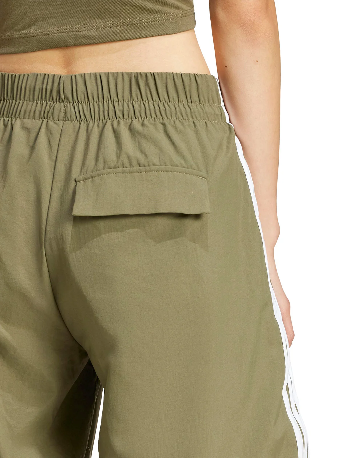 PANTALÓN DE BUZO MUJER ADIDAS ESSENTIALS 3 TIRAS LIFESTYLE PARACHUTE - 4