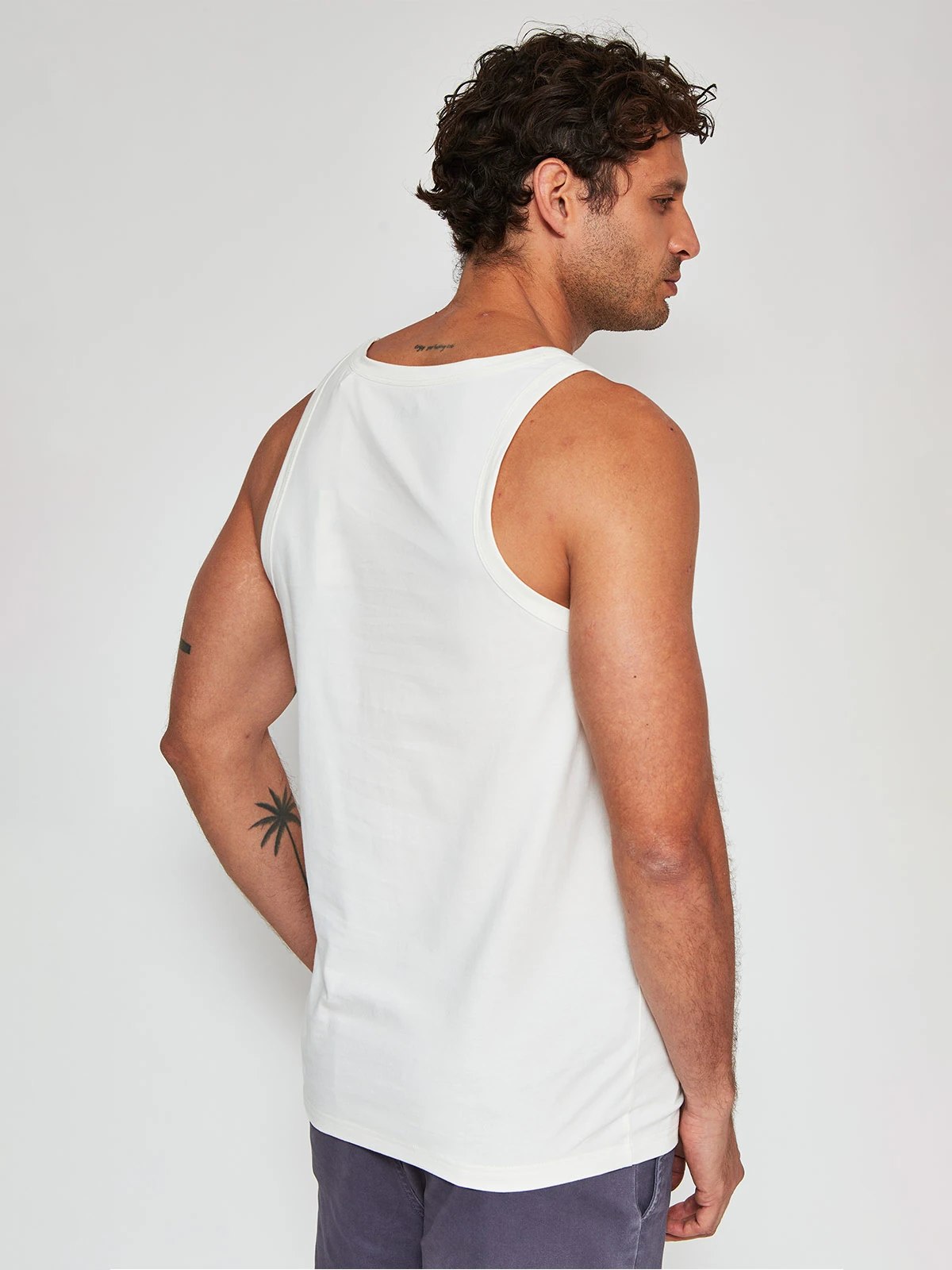 POLERA HOMBRE ROBERT LEWIS ALGODÓN SIN MANGAS GRÁFICA - 2