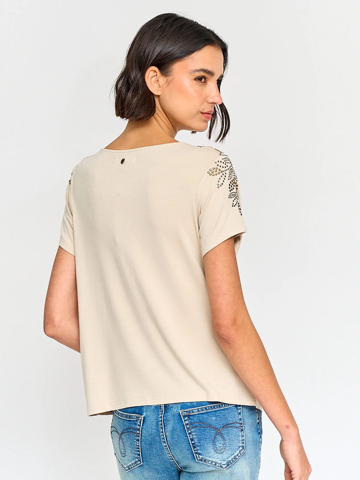POLERA MUJER TATIENNE MANGA CORTA TACHAS - 2