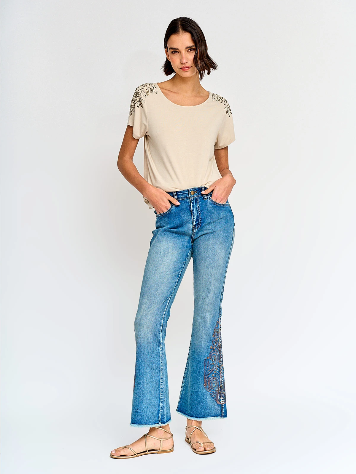 POLERA MUJER TATIENNE MANGA CORTA TACHAS - 4