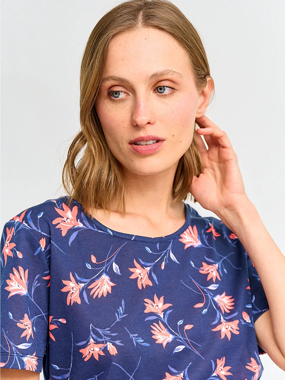 POLERA MUJER AZIZ MANGA CORTA ESTAMPADA - 3