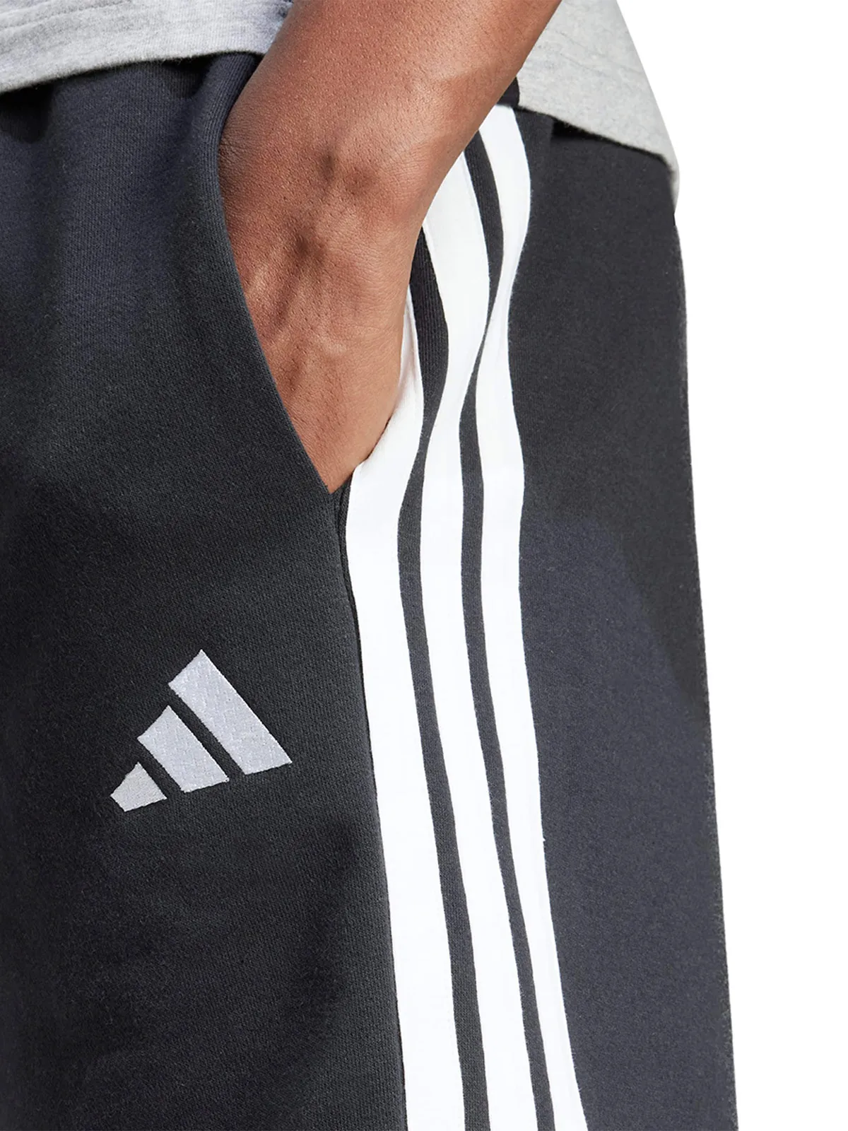 SHORT HOMBRE ADIDAS ESSENTIAL THREE STRIPES FRENCH TERRY JE6414 NEGRO - 4