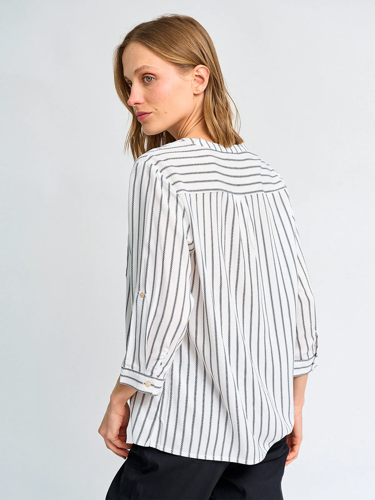 BLUSA MUJER AZIZ CUELLO MAO MANGA 3/4 ESTAMPADA - 2