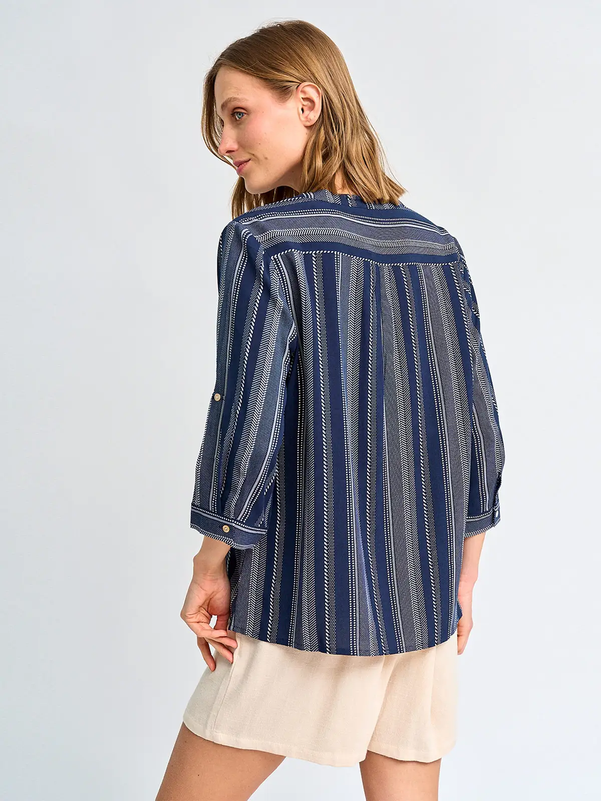 BLUSA MUJER AZIZ CUELLO MAO MANGA 3/4 ESTAMPADA - 2