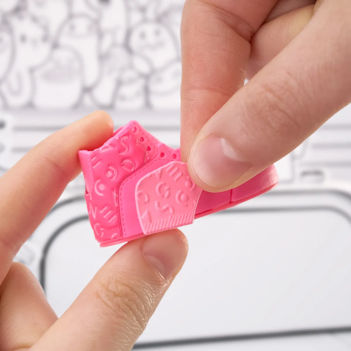 MGA'S MINIVERSE MAKE IT MINI SNEAKERS - 7