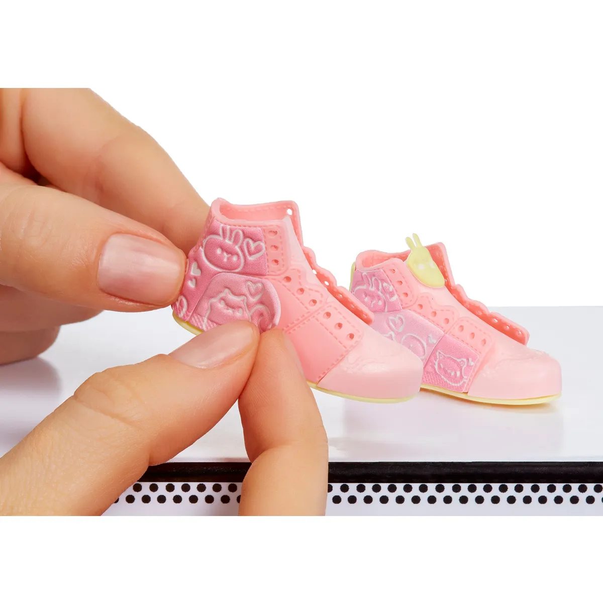MGA'S MINIVERSE MAKE IT MINI SNEAKERS - 8