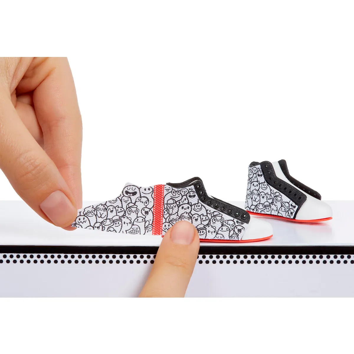 MGA'S MINIVERSE MAKE IT MINI SNEAKERS - 9
