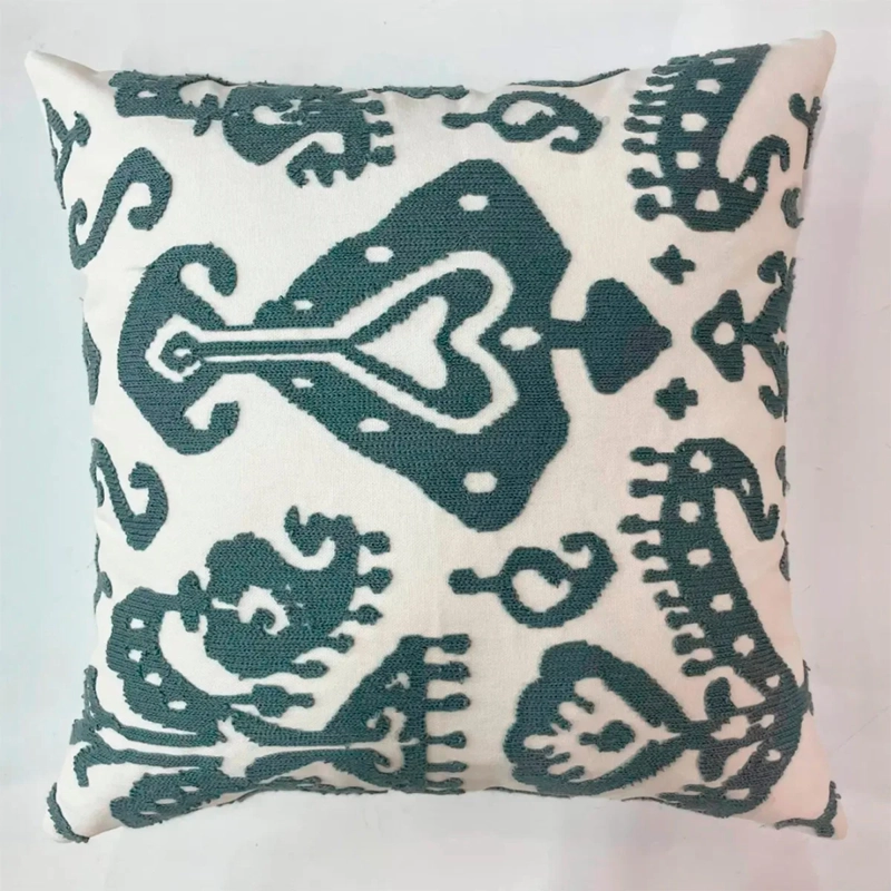 COJÍN RIPLEY HOME BORDADO ABS 45X45 CELESTE - 2