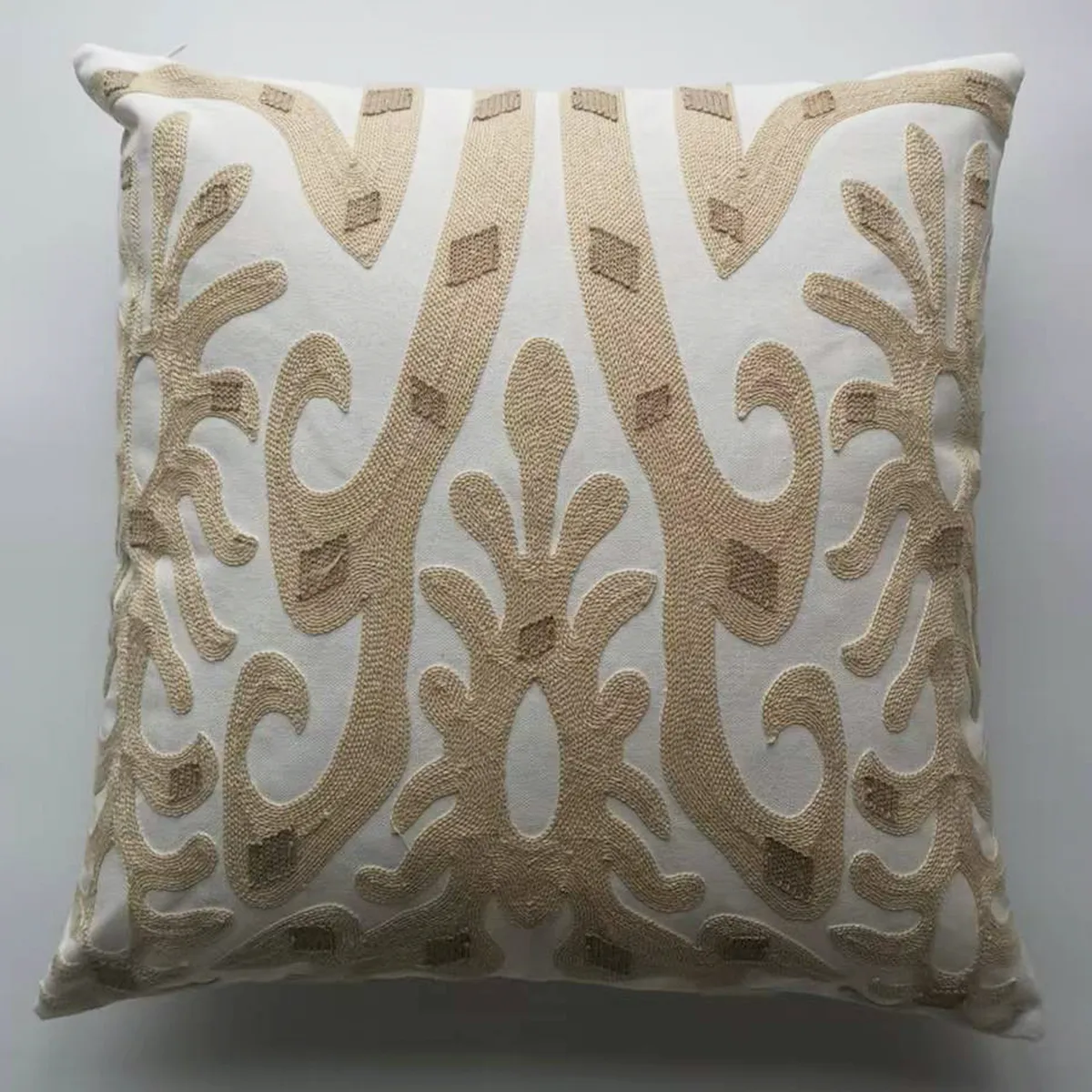 COJÍN RIPLEY HOME GAMUZA 42X42 CM NATURAL - 1