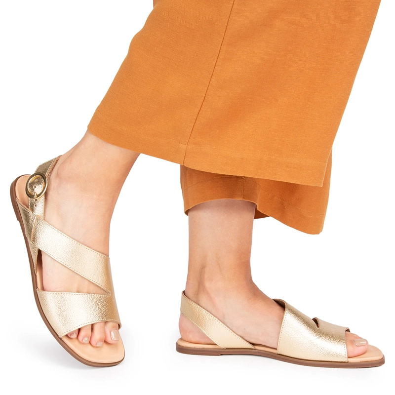 SANDALIAS MUJER GACEL DORADO KELSIE CUERO - 2