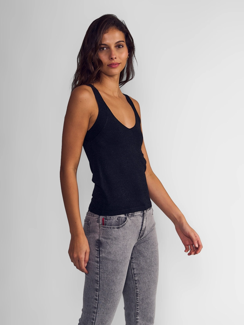 POLERA MUJER ELLUS SIN MANGAS - 3