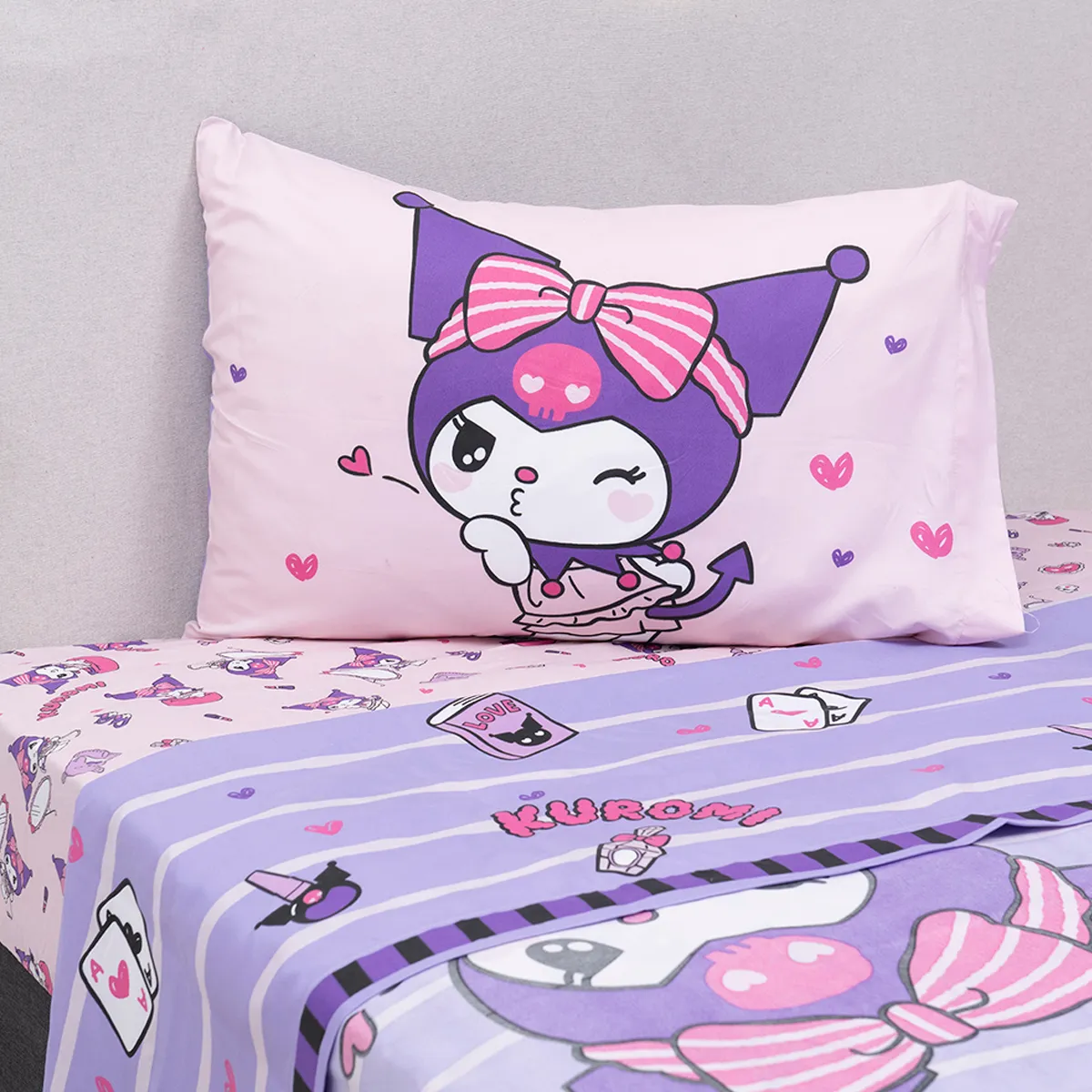 JUEGO DE SÁBANAS SANRIO-KUROMI COQUETA 1.5 PLAZAS - 1