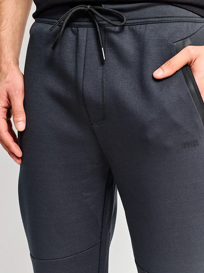 PANTALÓN DE BUZO HOMBRE REVUP CORTES RVP HOM FW26 - 3