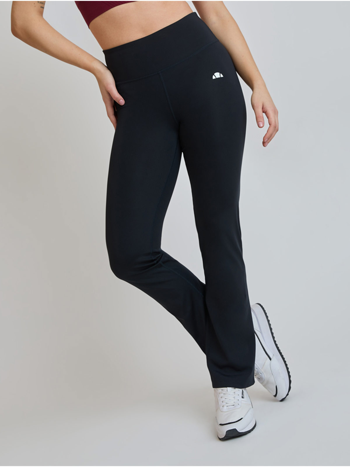 CALZA DEPORTIVA MUJER ELLESSE SALVADORA - 2