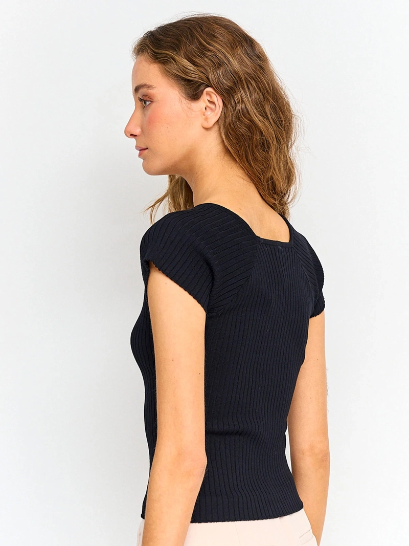 POLERA MUJER INDEX ESCOTE CORAZÓN MANGA CORTA - 2