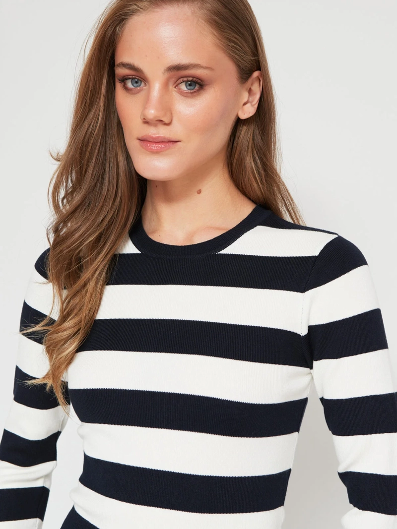 SWEATER MUJER INDEX MANGA LARGA BÁSICO - 3