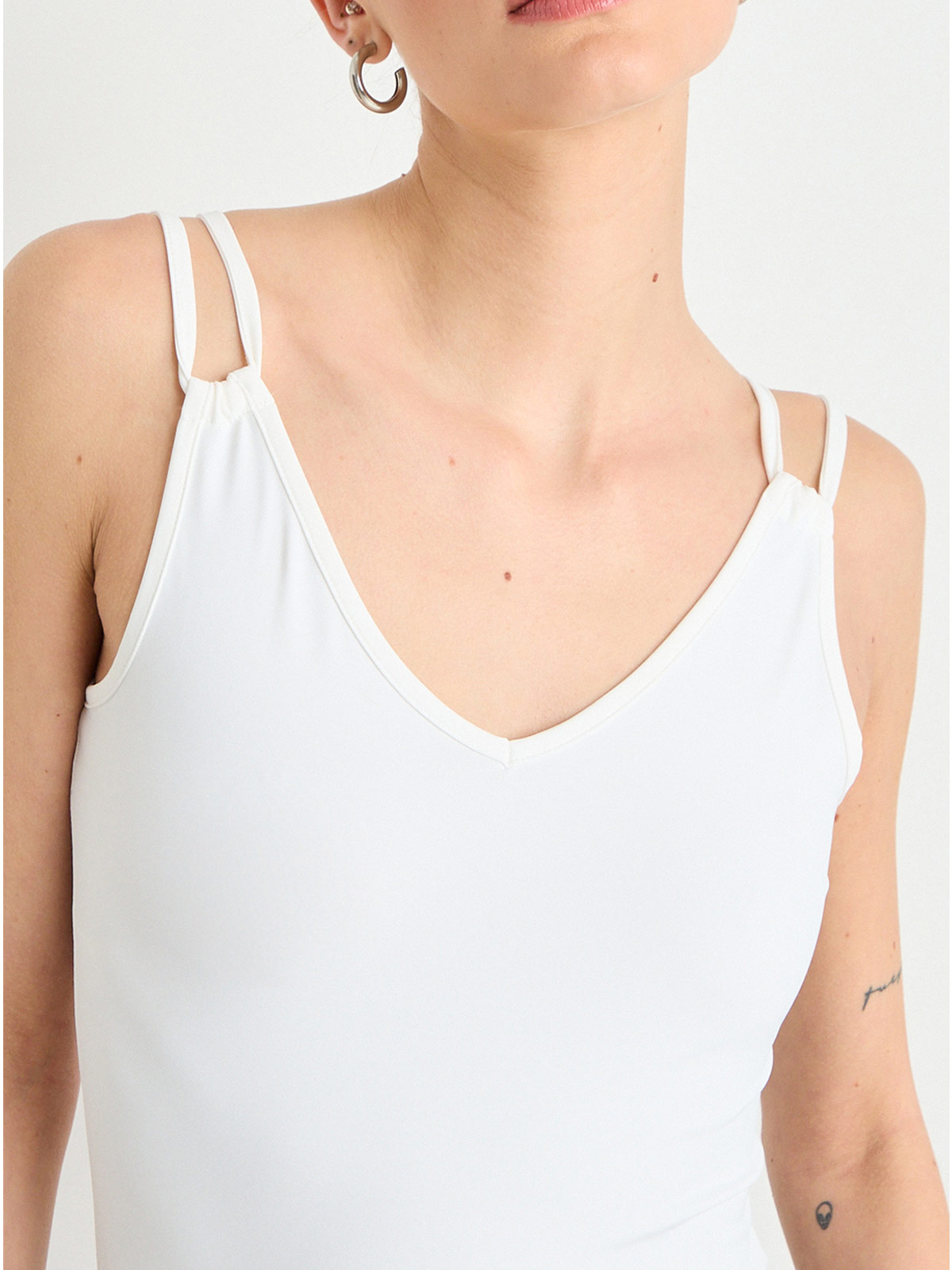 POLERA MUJER IO BÁSICA TIRANTE DOBLE - 3