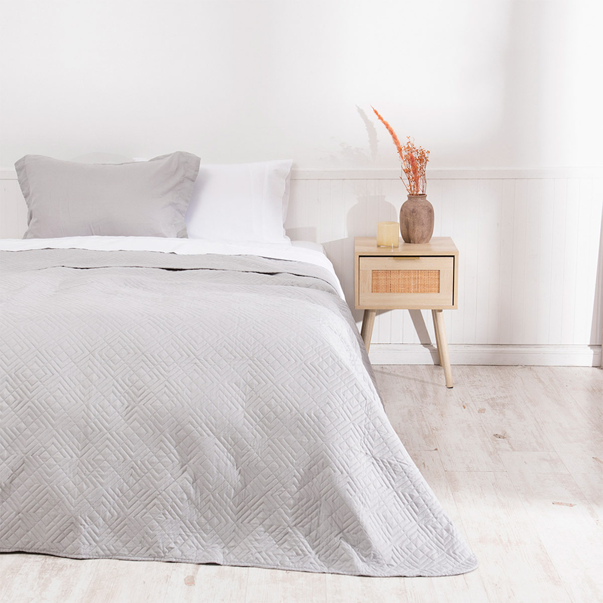 QUILT MASHINI CORDOBA LISO 1.5 PLAZAS GRIS - 1