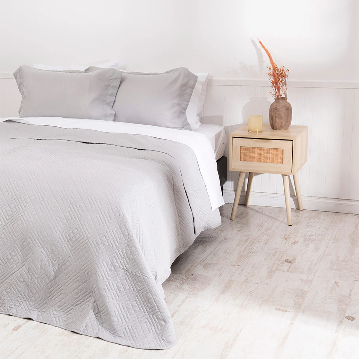 QUILT MASHINI CORDOBA LISO 1.5 PLAZAS GRIS - 2