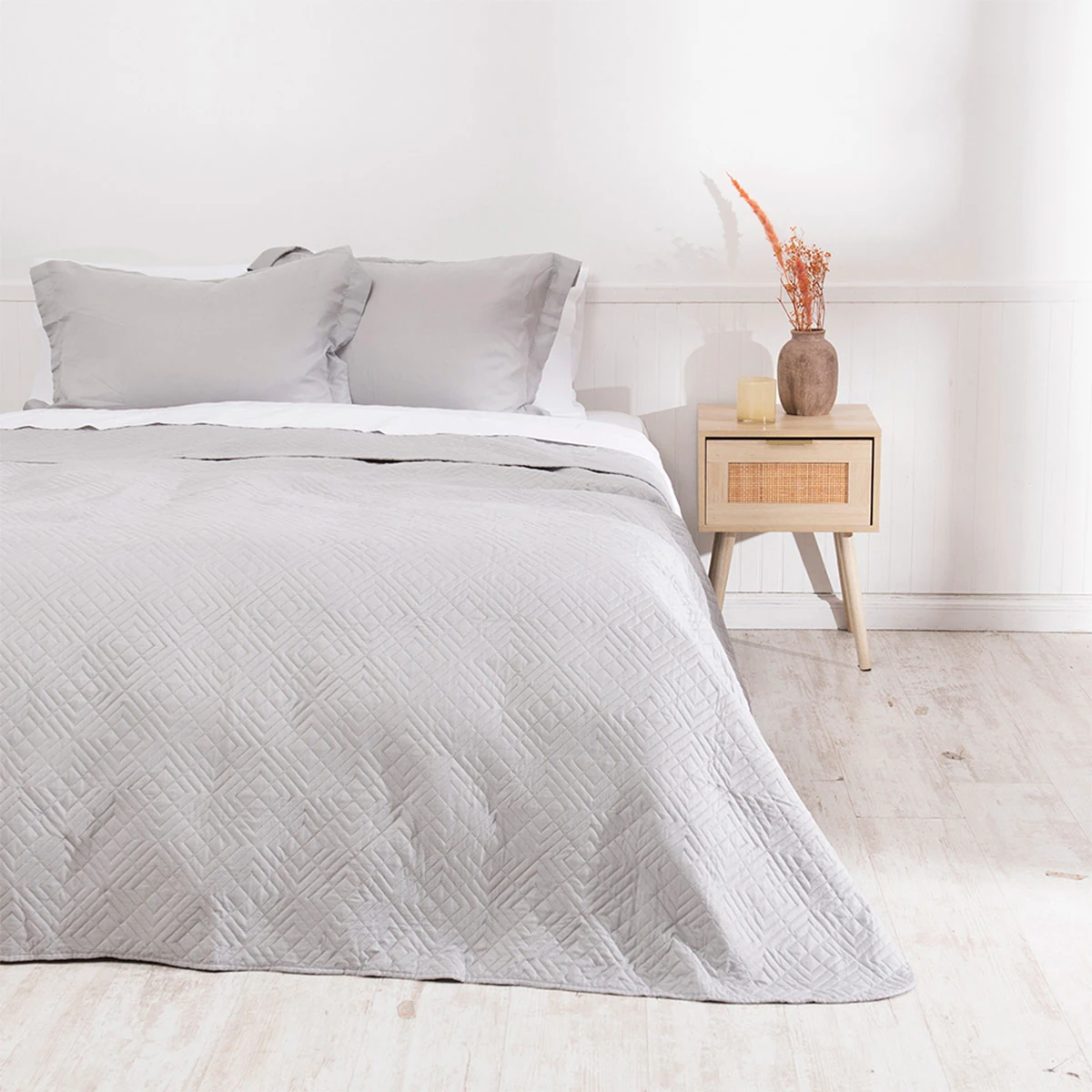 QUILT MASHINI CORDOBA LISO 2 PLAZAS GRIS - 1