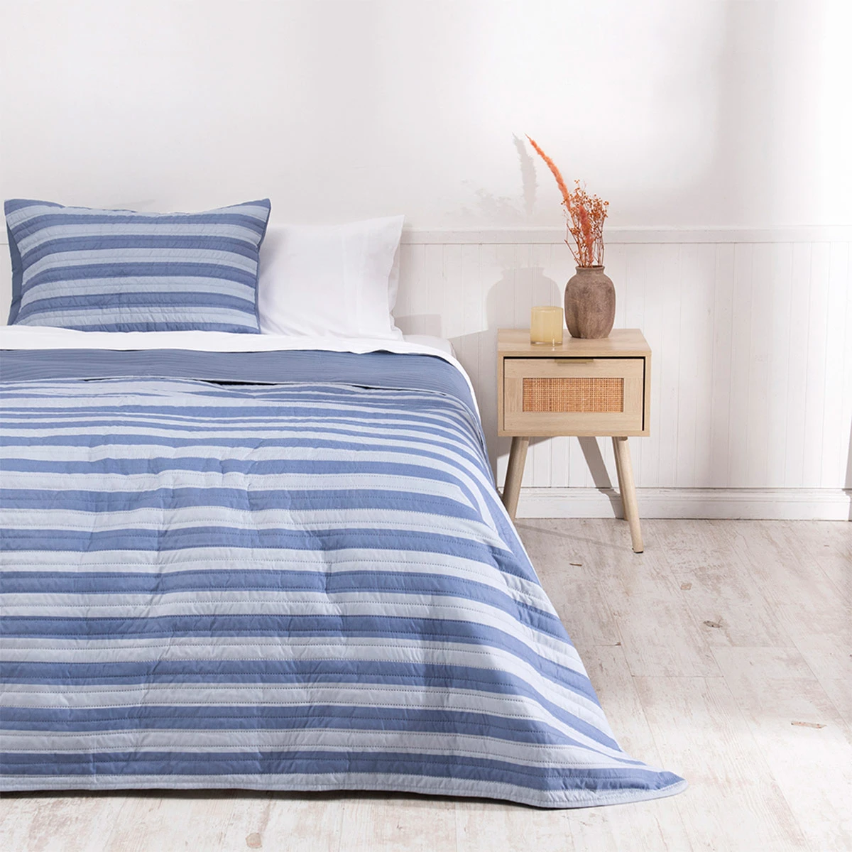 QUILT MASHINI BARCELONA 1.5 PLAZAS AZUL - 1