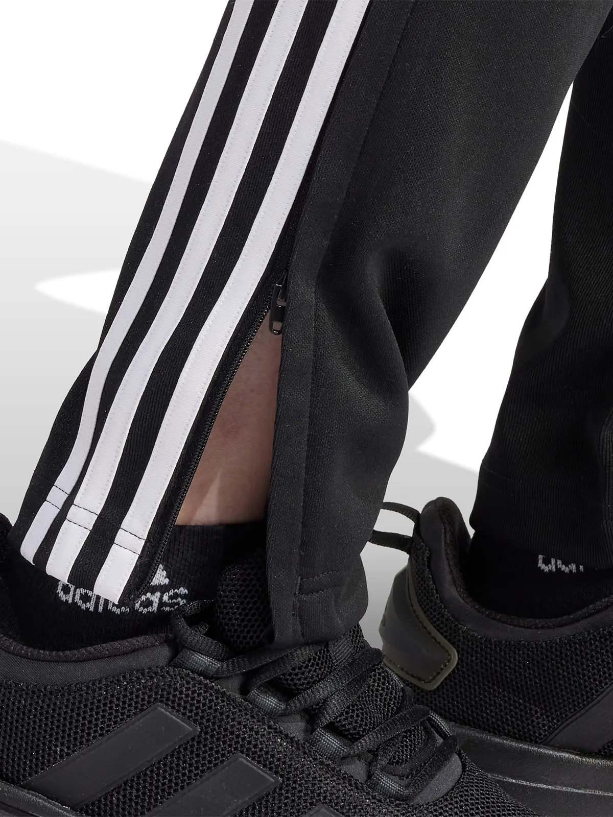 PANTALÓN DE BUZO MUJER ADIDAS SERENO AEROREADY PIERNA CÓNICA - 5