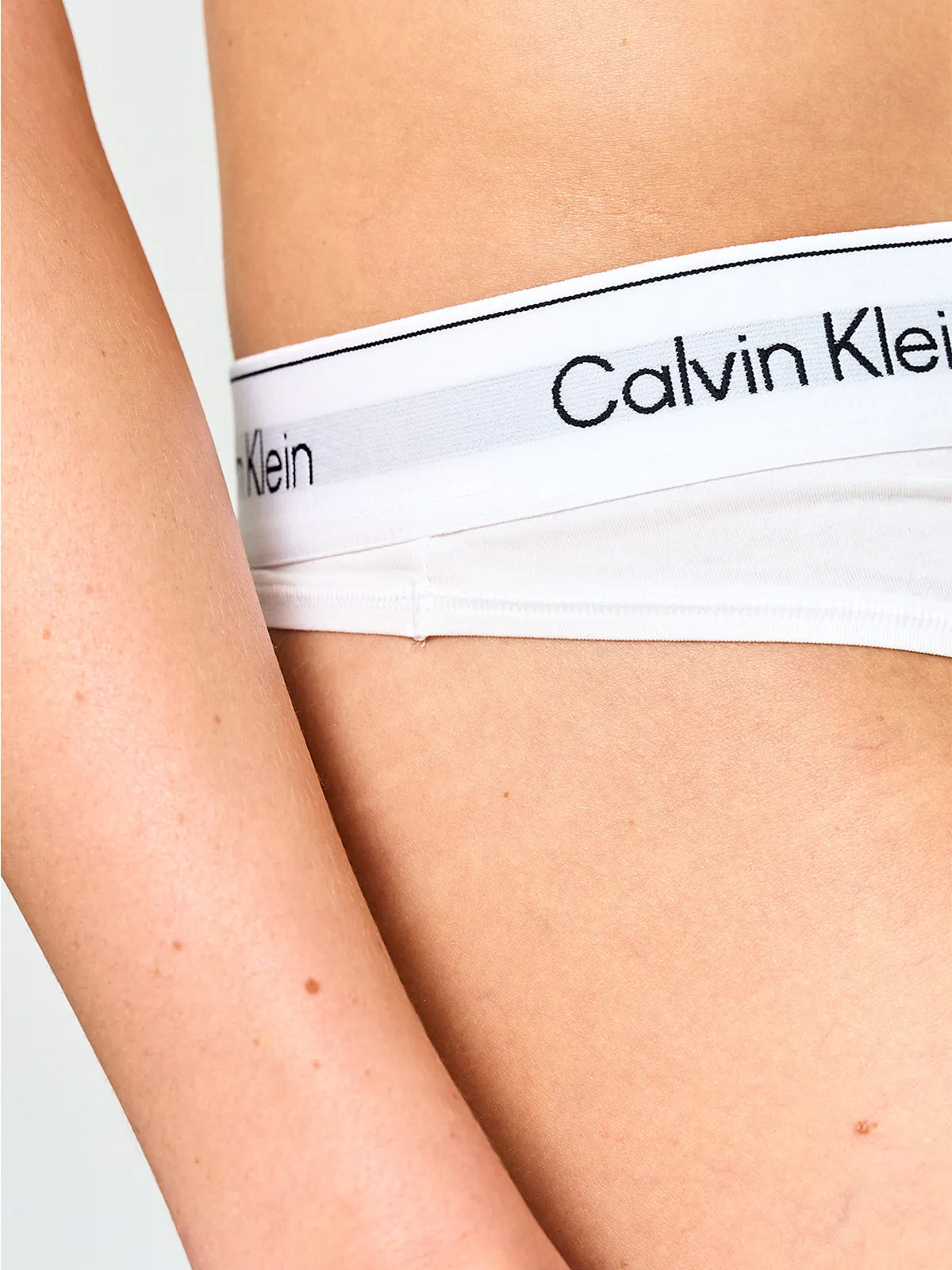 CALZÓN CALVIN KLEIN TANGA - 3