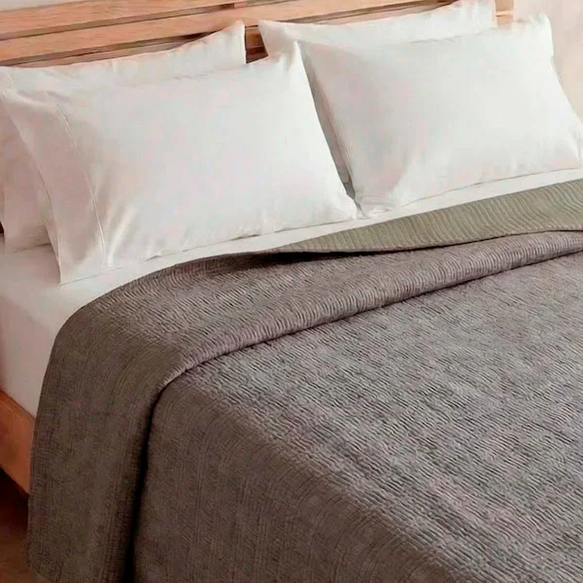 CUBRECAMA RIPLEY HOME VELVET LÍNEAS KING GRIS - 2