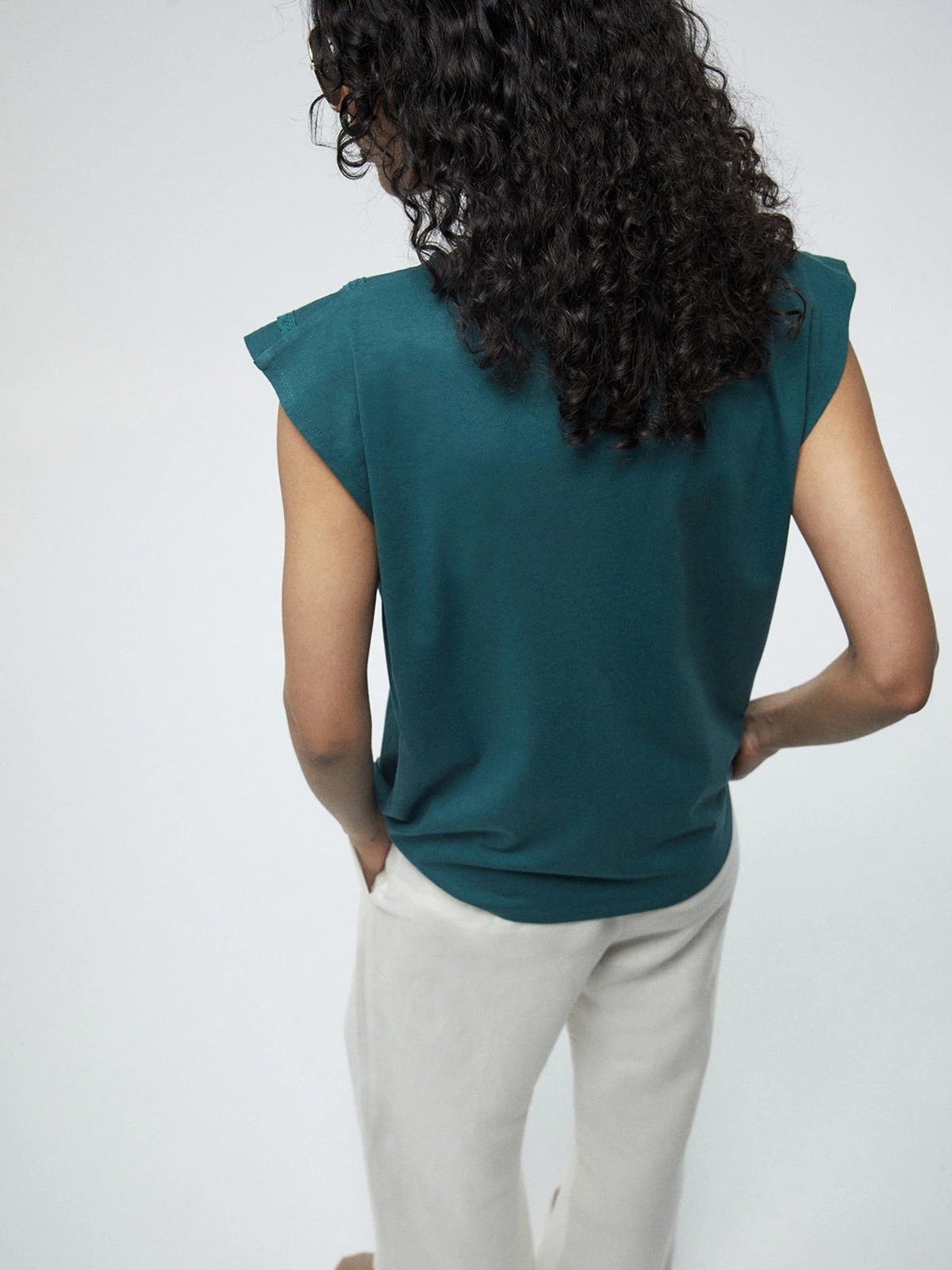 POLERA MUJER SFERA ALGODÓN SIN MANGAS BOLITAS - 2