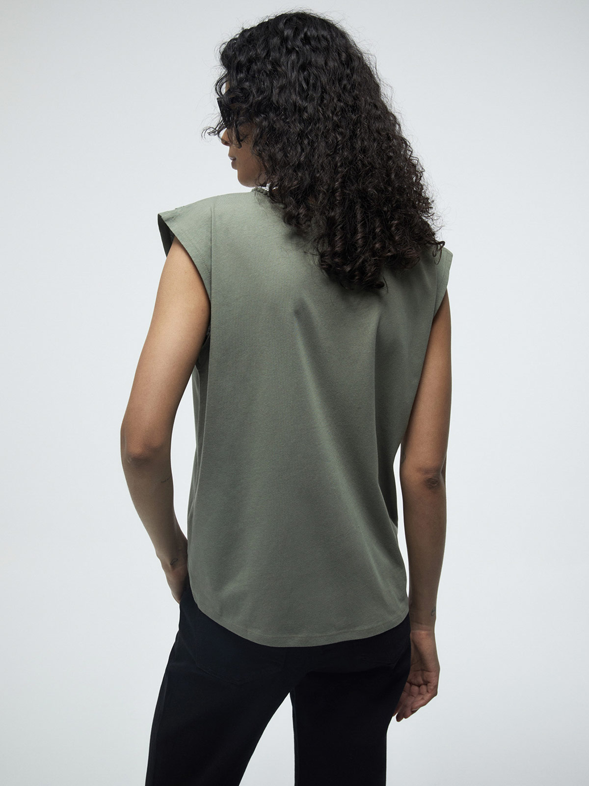 POLERA MUJER SFERA ALGODÓN SIN MANGAS BOLITAS - 2