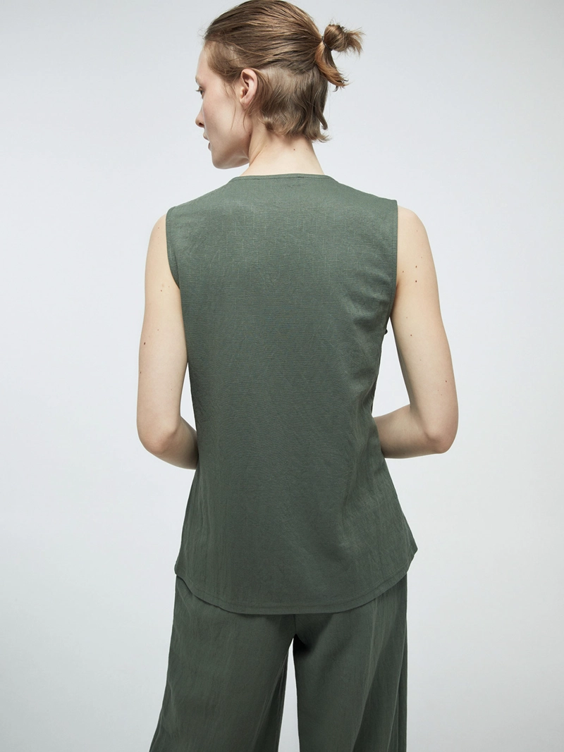 POLERA MUJER SFERA LINO SIN MANGAS - 3