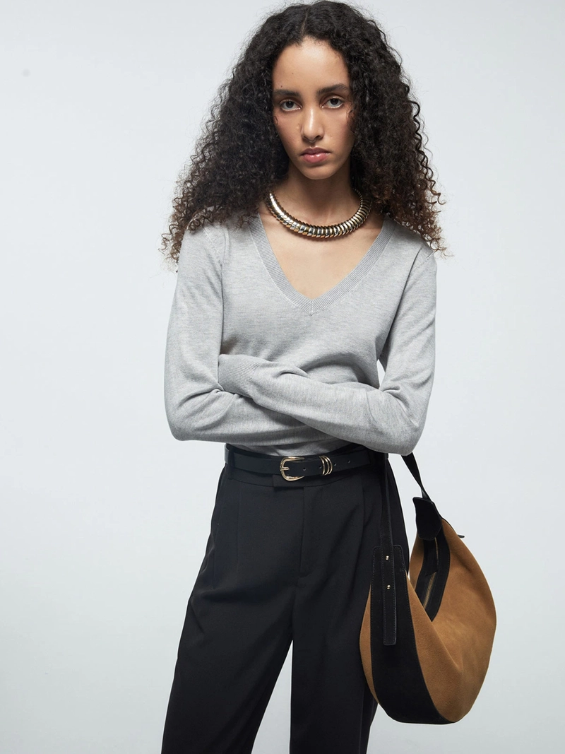 SWEATER MUJER SFERA CUELLO EN V MANGA LARGA - 2