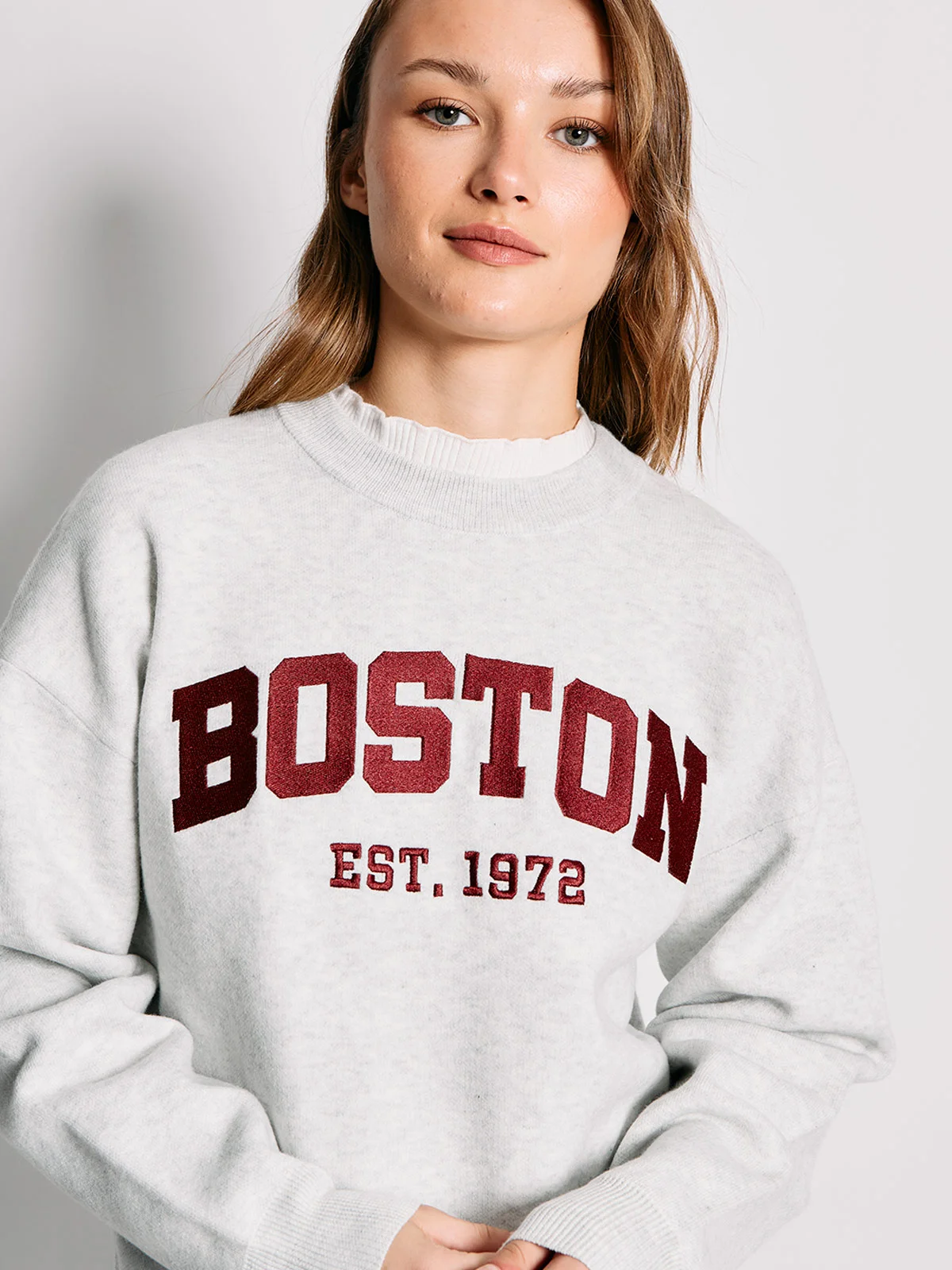SWEATER MUJER INDEX MANGA LARGA BORDADO COLLEGE - 3
