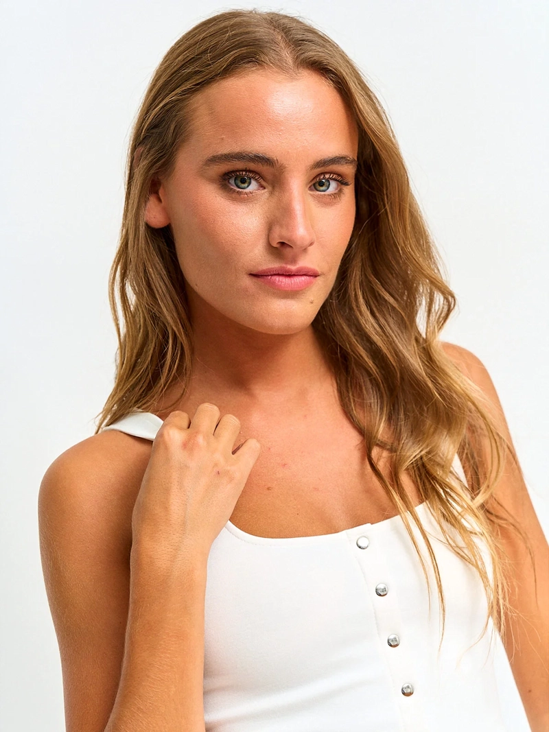 POLERA MUJER INDEX SIN MANGAS TACHAS - 3