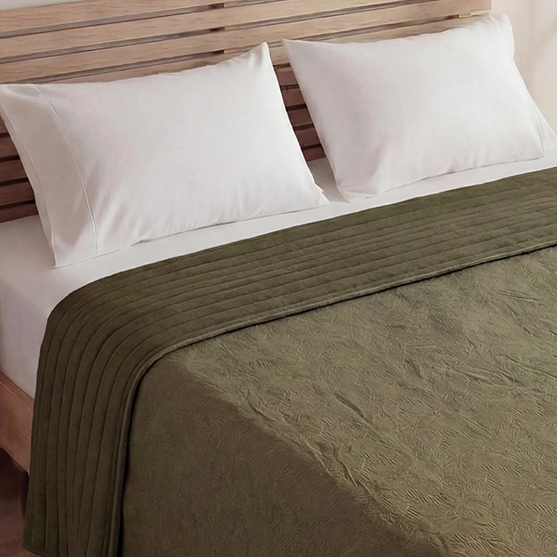 CUBRECAMA RIPLEY HOME VELVET HOJAS SÚPER KING VERDE - 2