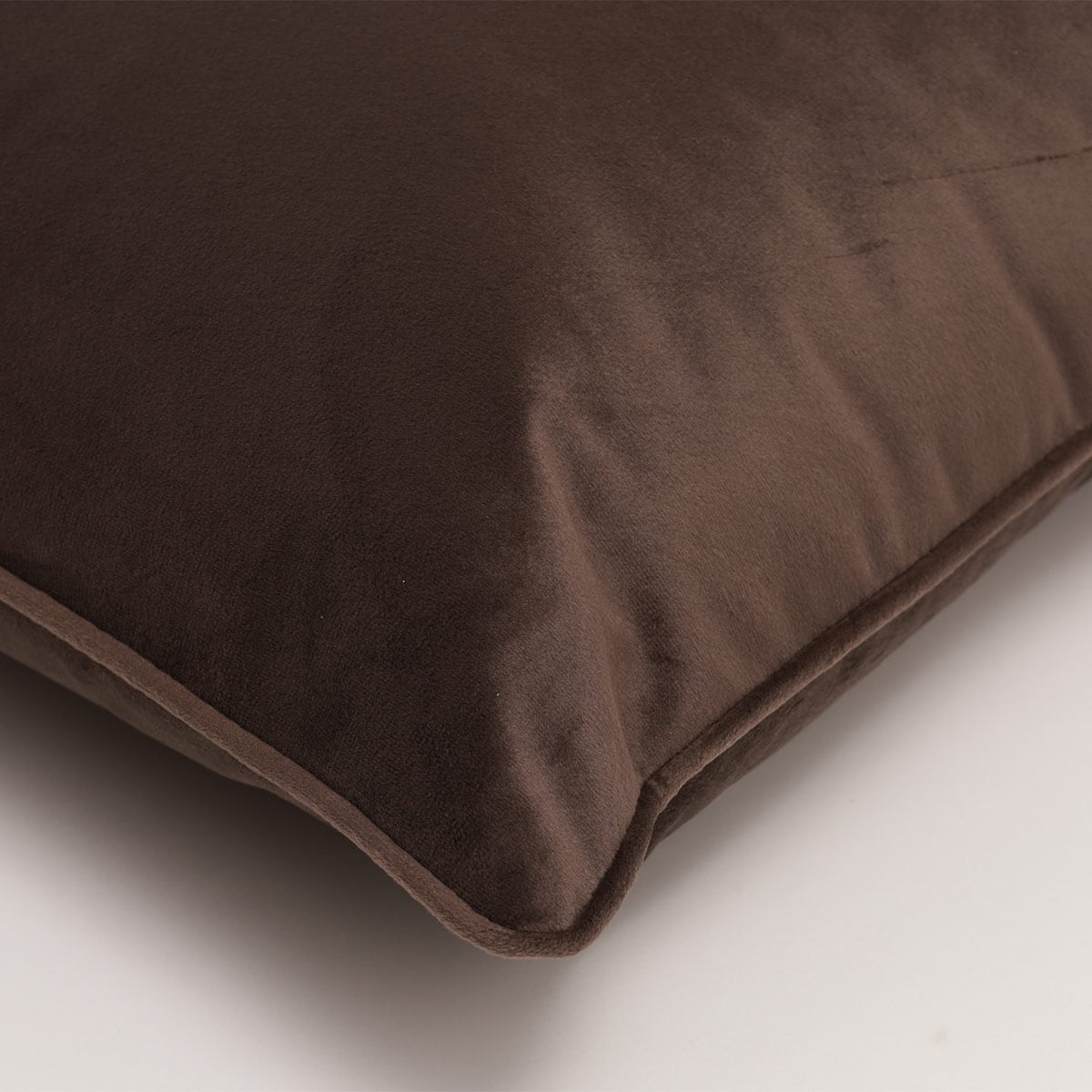 COJÍN DECORATIVO RIPLEY HOME VELVET 50X50 CM CAFÉ - 3