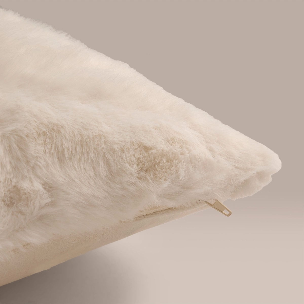 COJÍN RIPLEY HOME NEW PELUDO 50X50 CM IVORY - 2