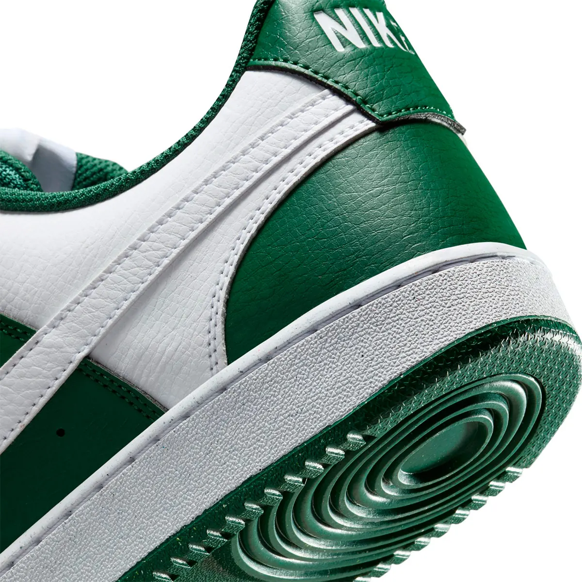 ZAPATILLAS HOMBRE NIKE URBANAS VERDE NIKE COURT VISION LOW - 8