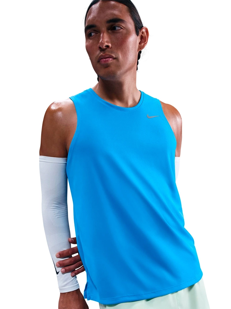 POLERA SIN MANGAS HOMBRE NIKE MILER DRIFIT - 1