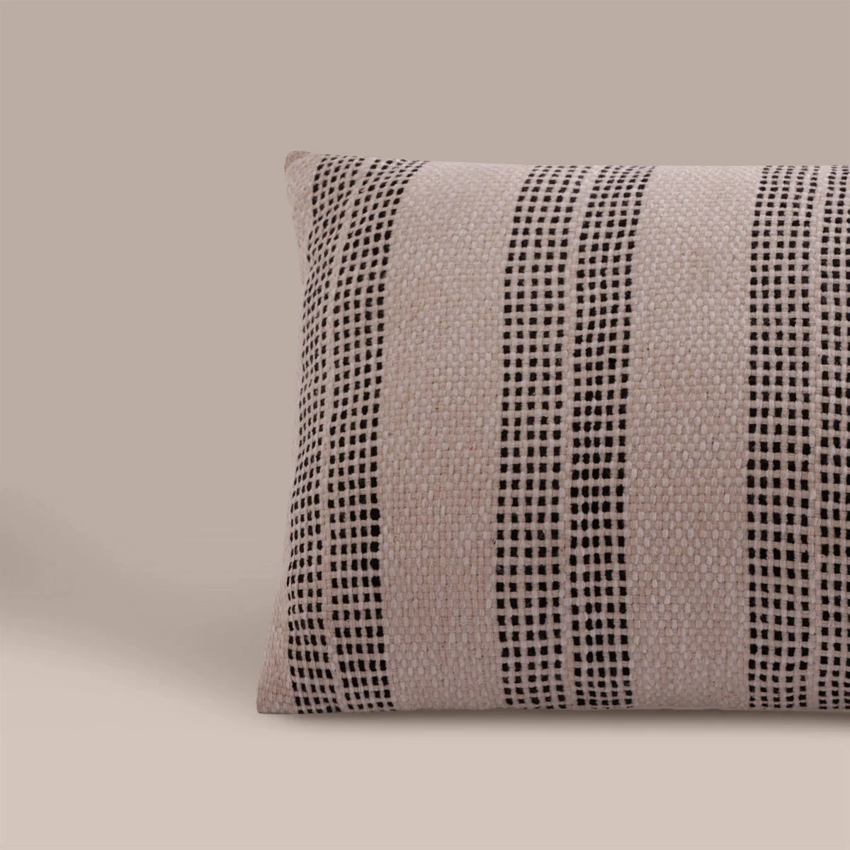 COJÍN MAISON LINETT 35X90 CM MOCCA - 2