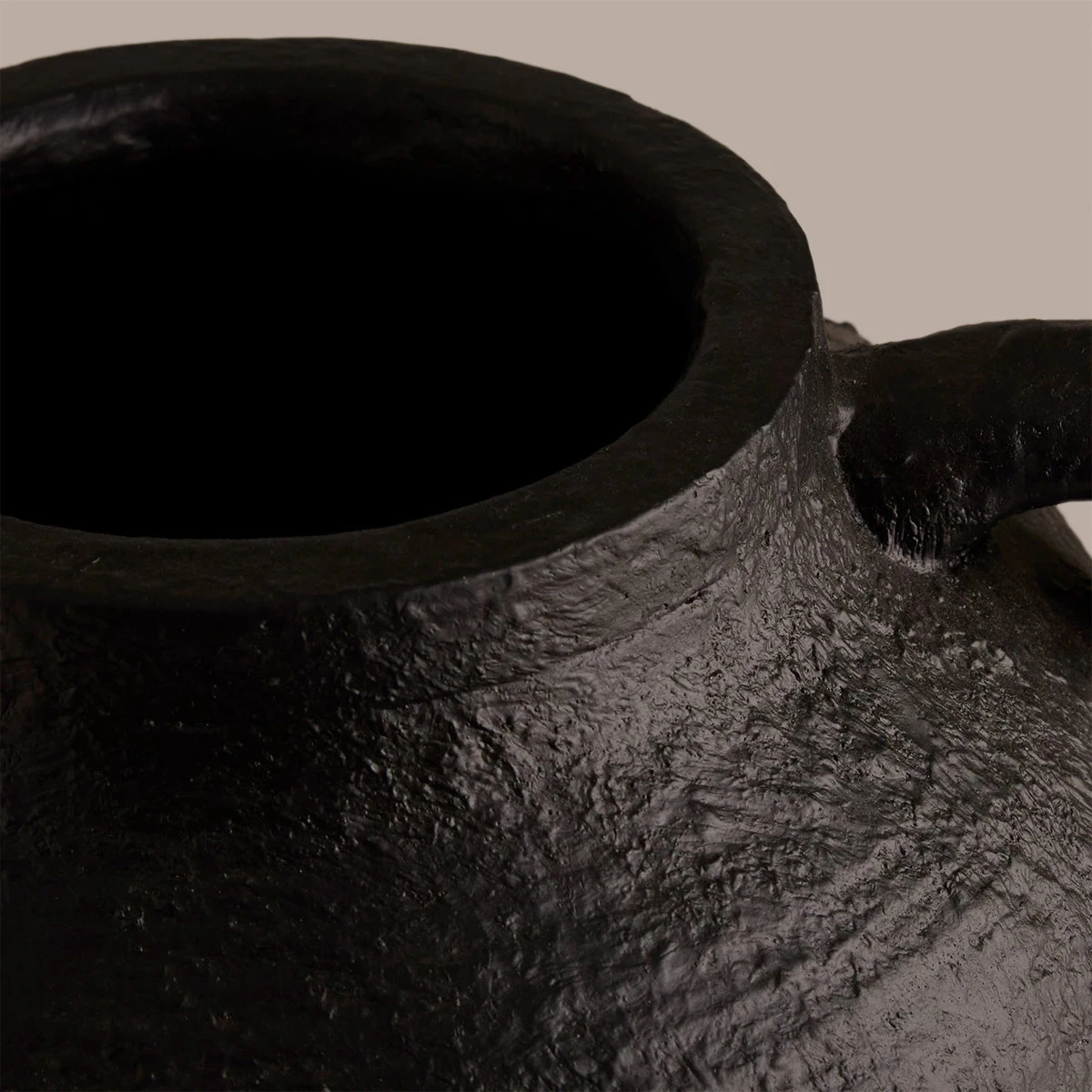 JARRÓN DECORATIVO MAISON LINETT XL ASAS NEGRO - 3