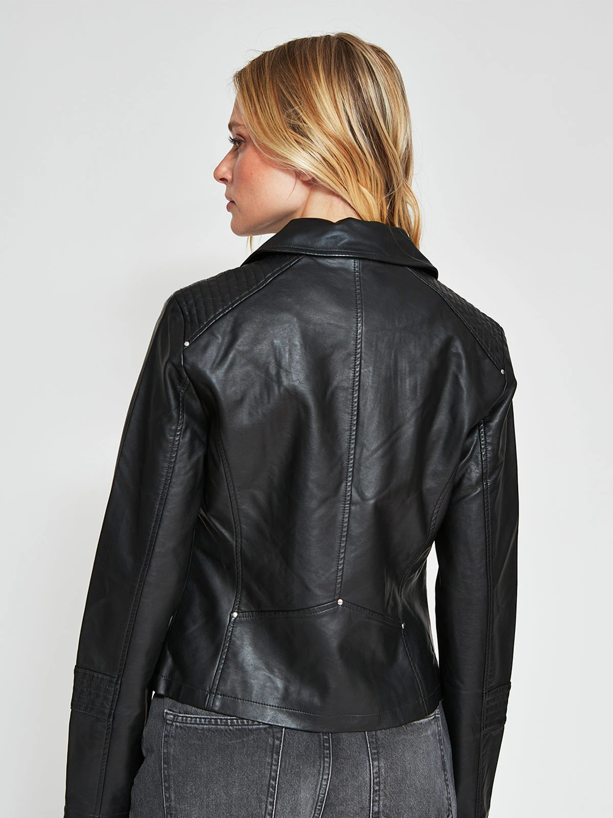CHAQUETA MUJER ONLY BIKER CORTA EFECTO PIEL CIERRE ASIMÉTRICO - 2