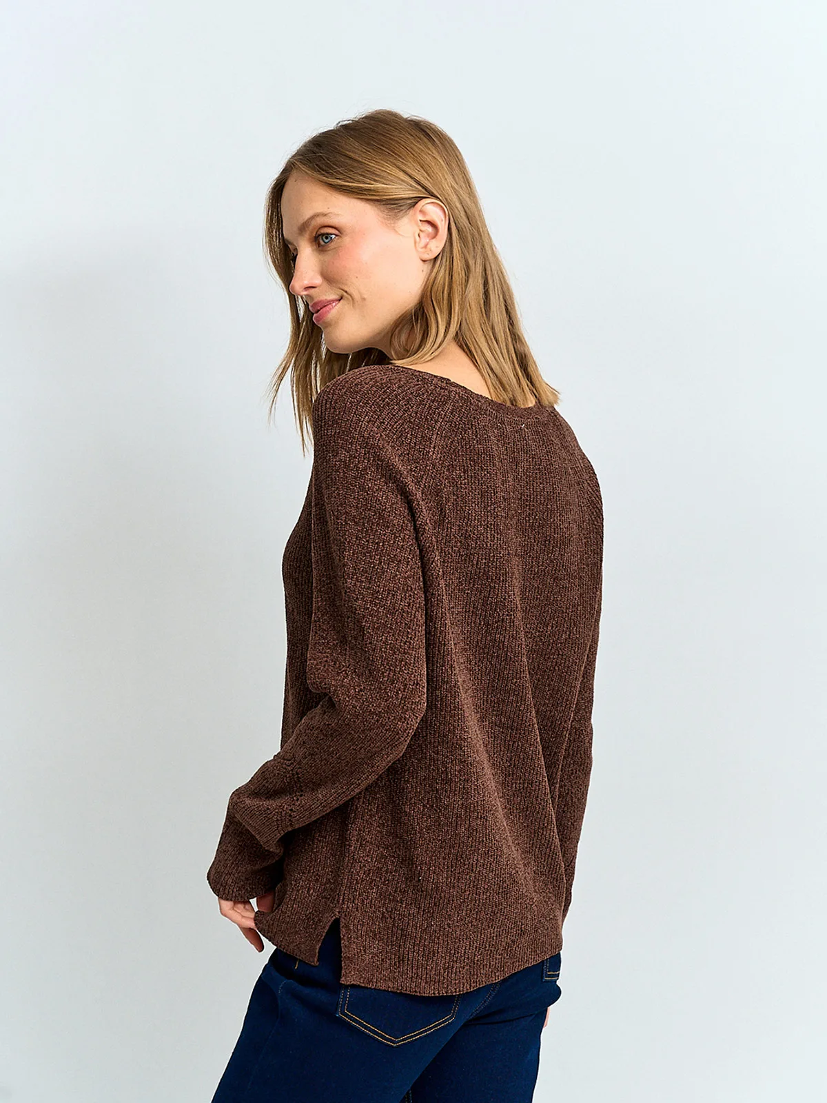 SWEATER MUJER AZIZ CUELLO EN V - 2