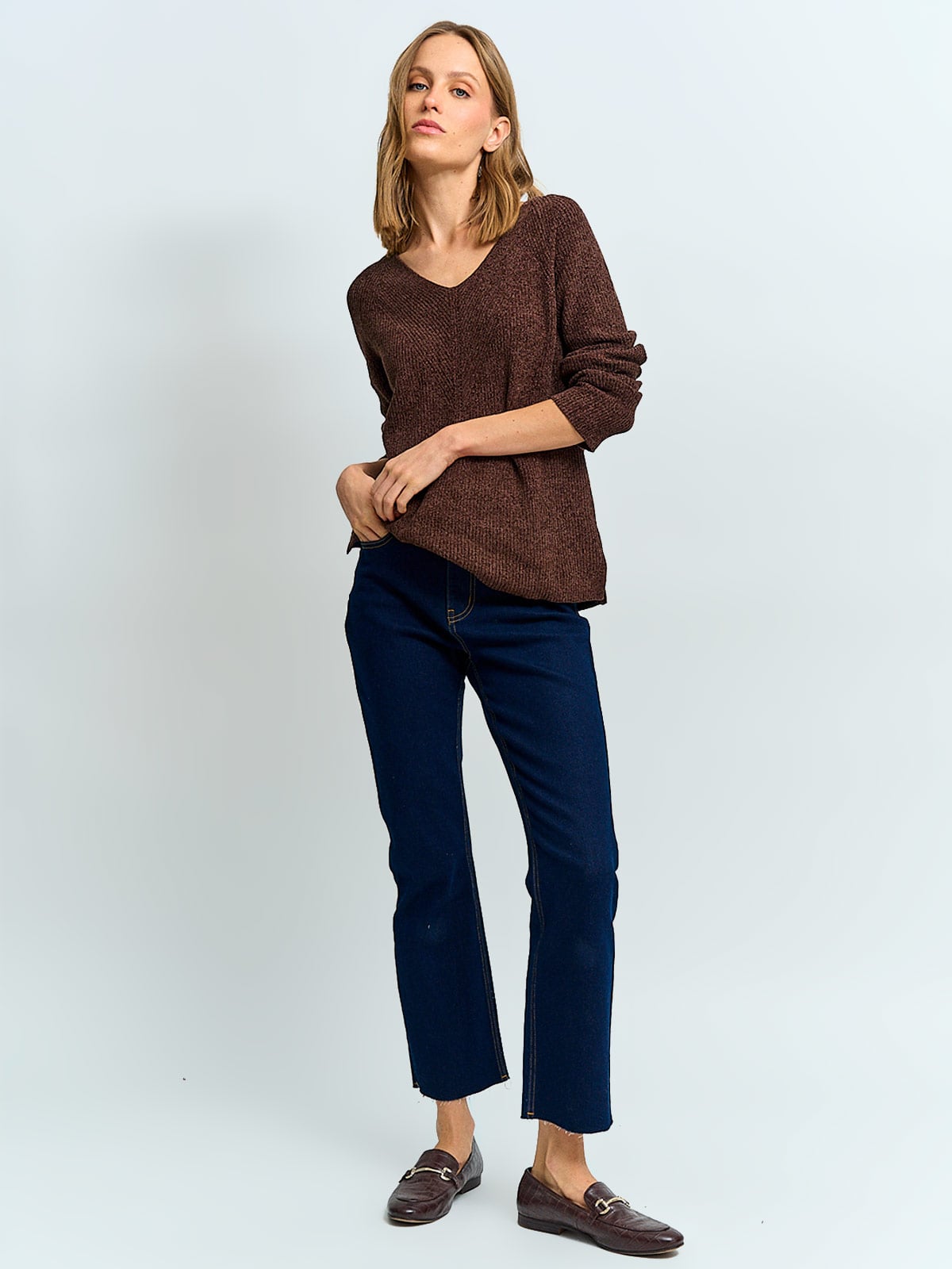 SWEATER MUJER AZIZ CUELLO EN V - 4